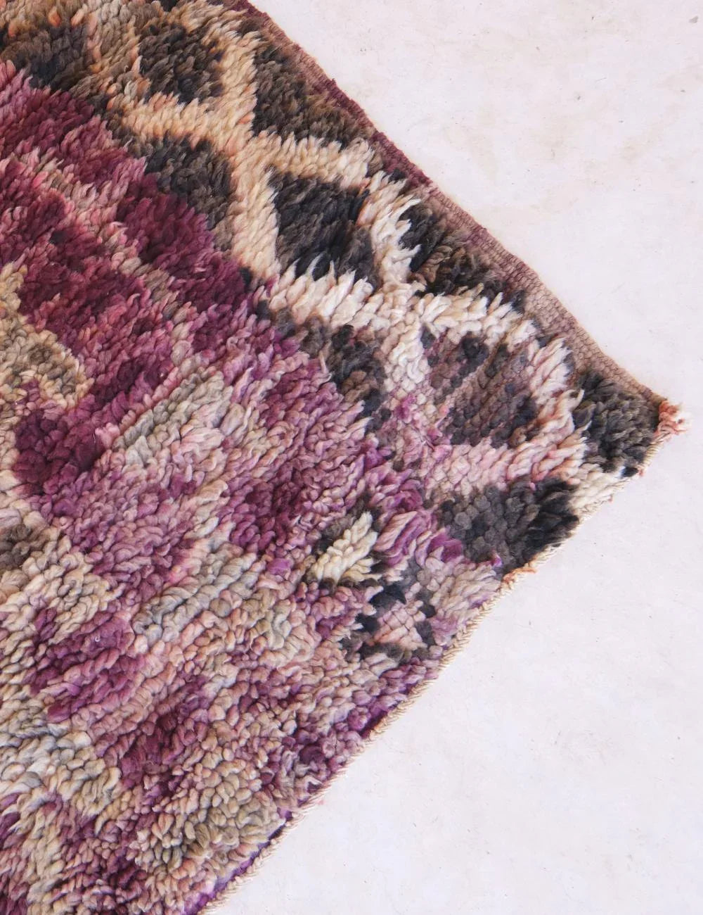 1960s Moroccan Boujaad Wool Rug 10.1 x 6.2 ft / 307 x 191 cm - Surcoma