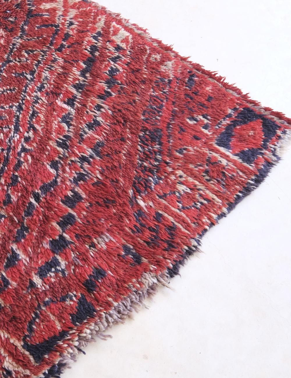 Vintage Red Berber Rug with Tribal Pattern 10 x 6.3 ft / 305 x 192 cm - Surcoma