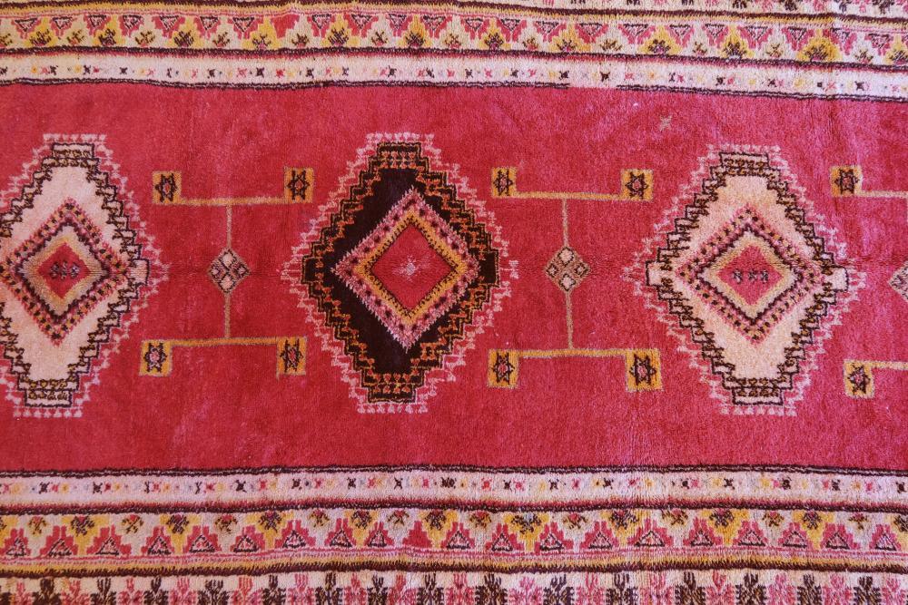 1970s Moroccan Handknotted Taznakht Rug 12 x 5.31 ft / 366 x 162 cm - Surcoma