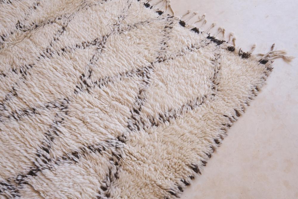 1980s Moroccan Beni Ourain Wool Rug 9.8 x 6.3 ft / 299 x 192 cm - Surcoma