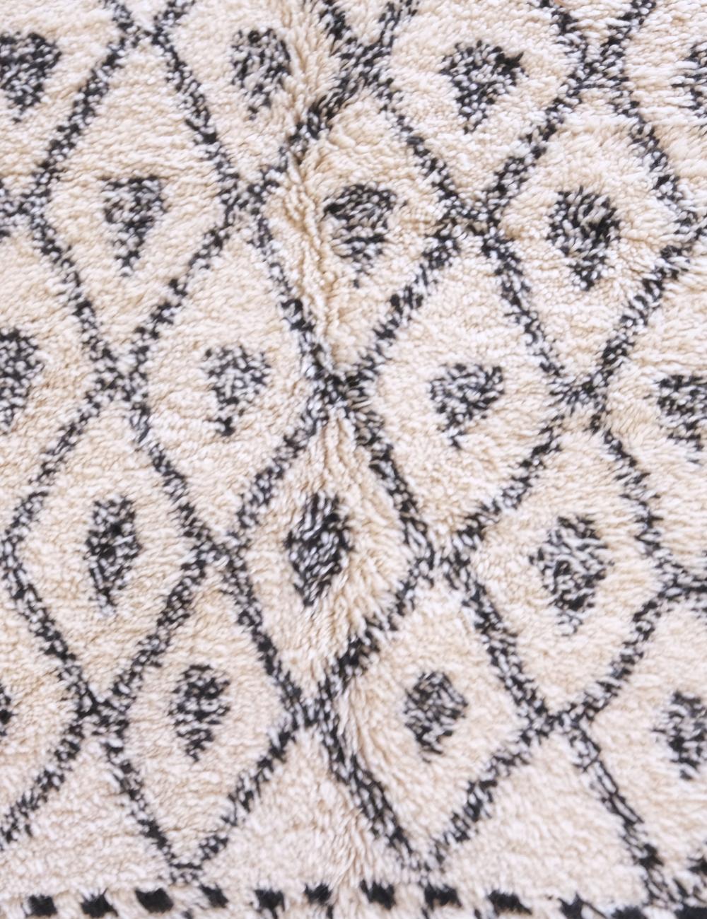 Vintage Beni Ourain Rug with Diamond Pattern 10.9 x 6.3 ft / 332 x 193 cm - Surcoma
