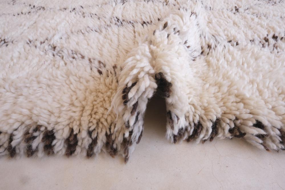 1980s Moroccan Beni Ourain Wool Rug 9.8 x 6.3 ft / 299 x 192 cm - Surcoma