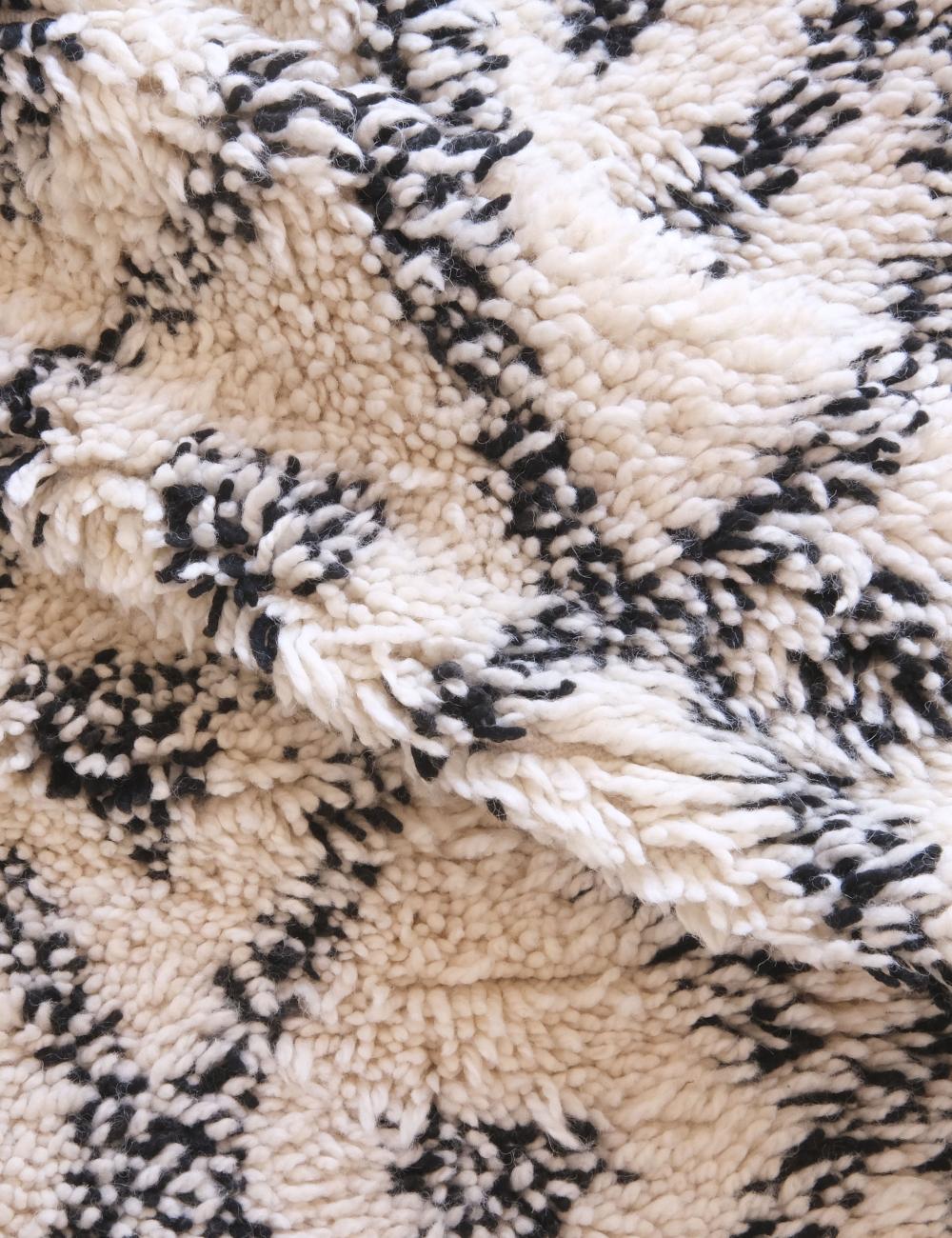 Vintage Beni Ourain Rug with Diamond Pattern 10.9 x 6.3 ft / 332 x 193 cm - Surcoma