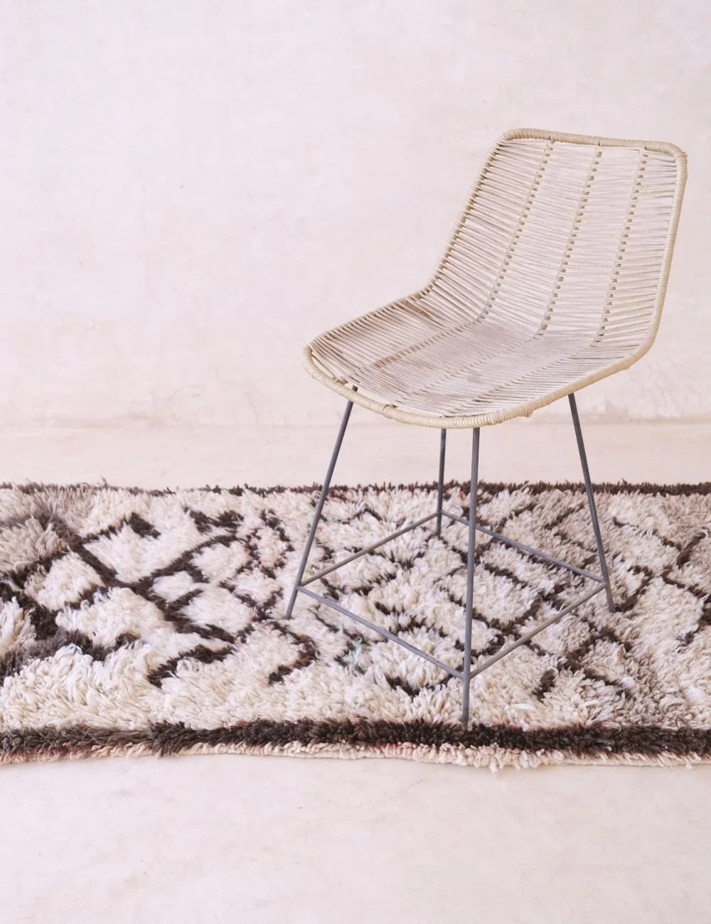 1990s Moroccan Azilal Wool Rug 6.1 x 2.7 ft / 185 x 84 cm - Surcoma