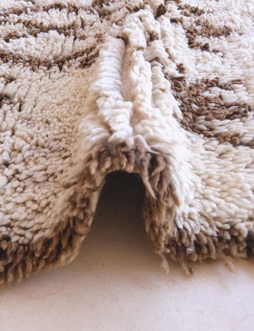 1990s Moroccan Azilal Rug 6 x 2.4 ft / 183 x 74 cm - Surcoma