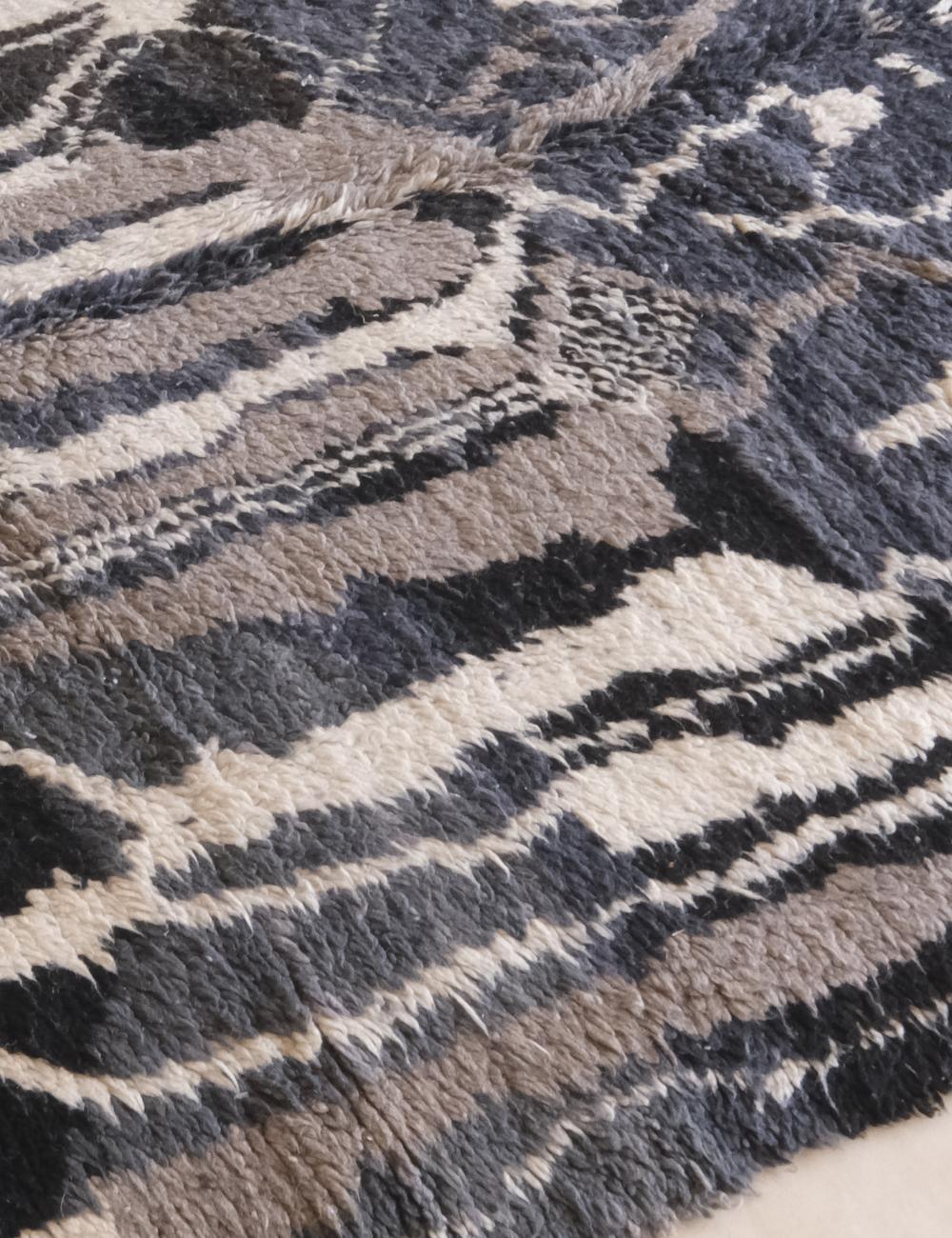 Moroccan Abstract Wool Rug 9.1 x 5.6 ft / 278 x 173 cm - Surcoma