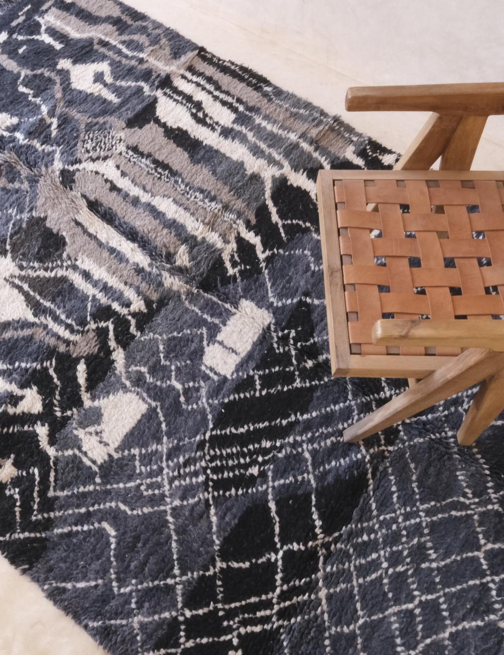 Moroccan Abstract Wool Rug 9.1 x 5.6 ft / 278 x 173 cm - Surcoma