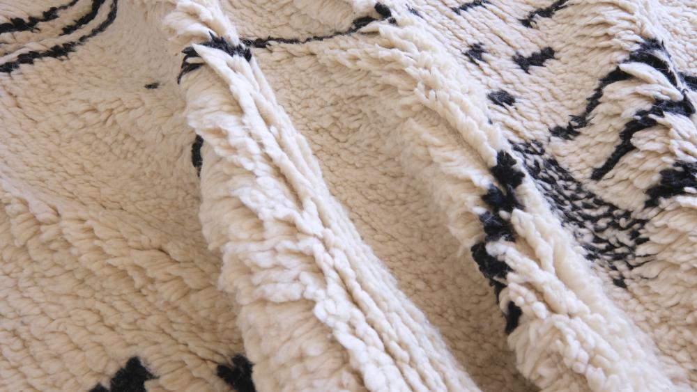 Moroccan Azilal Wool Rug 9.5 x 6.2 ft / 290 x 189 cm - Surcoma