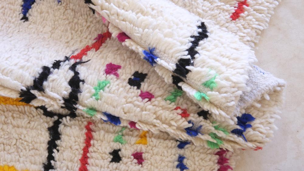 2020s Moroccan Azilal Neon Rug 8.8 x 5.91 ft / 269 x 180 cm - Surcoma