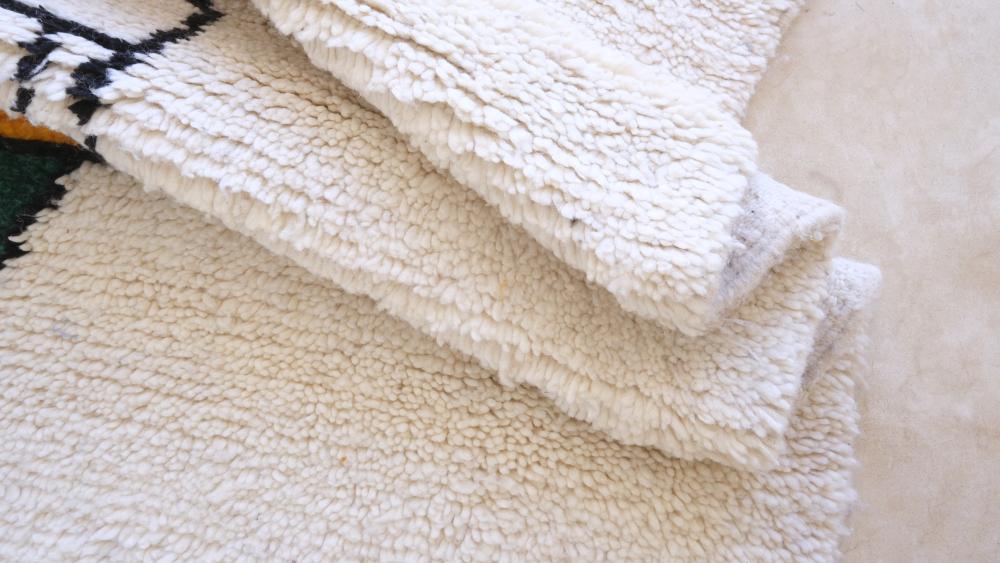 Moroccan Azilal Wool Rug 9.1 x 6.3 ft / 278 x 192 cm - Surcoma