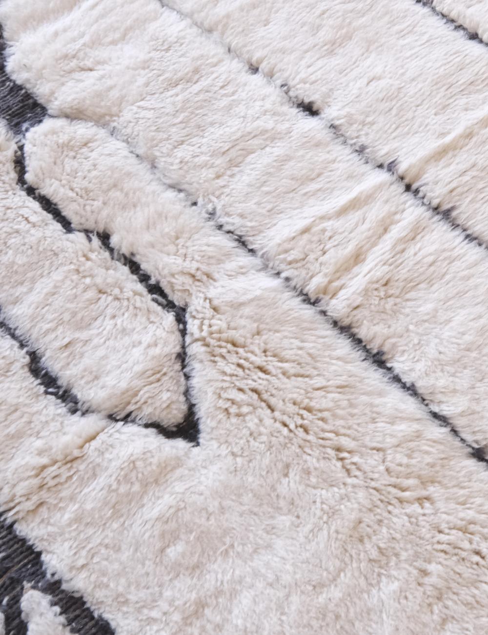 Moroccan Beni Mrirt Wool Rug 6.9 x 5 ft / 211 x 153 cm - Surcoma