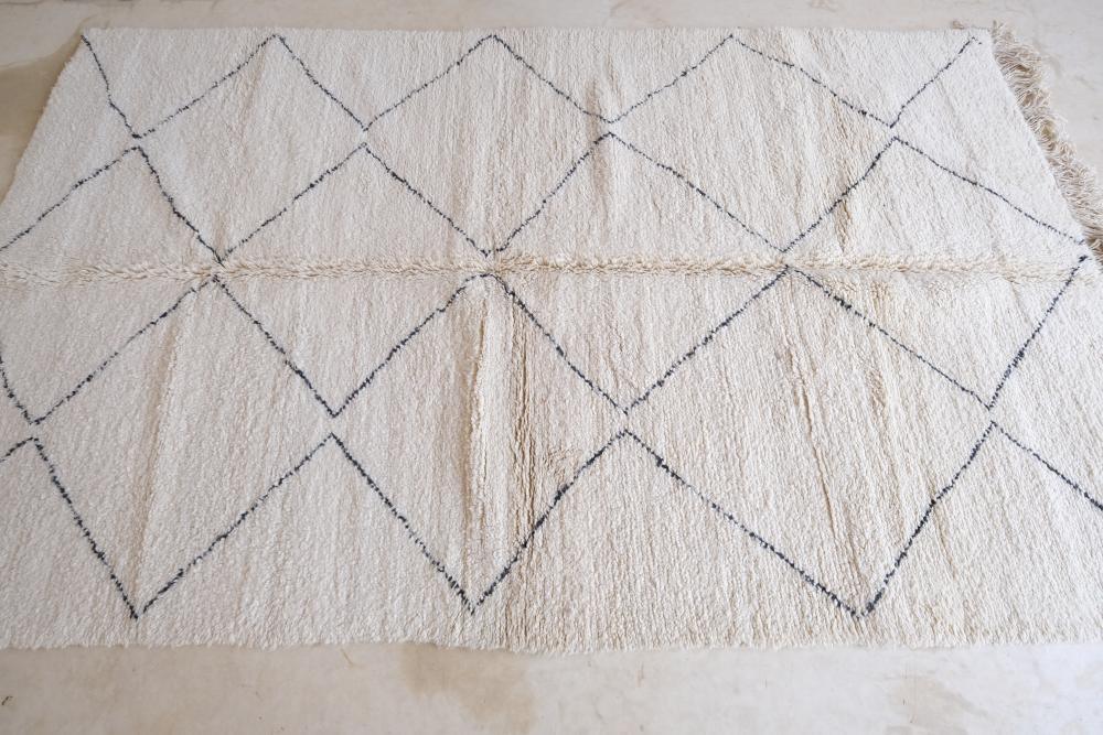 Beni Ourain Rug 10 x 6 ft / 305 x 185 cm - Surcoma