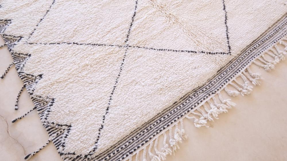 Beni Ourain Rug - 9.8 x 6.6 ft / 298 x 204 cm - Surcoma