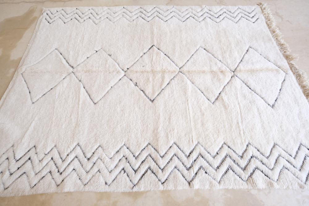 Beni Ourain Wool Rug 9.3 x 6.7 ft / 282 x 207 cm - Surcoma
