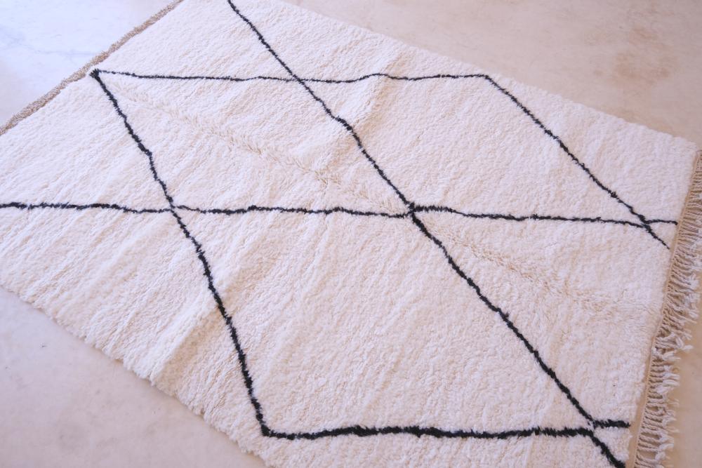 Moroccan Beni Ourain Wool Rug 7.8 x 5.6 ft / 239 x 172 cm - Surcoma