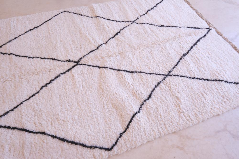 Moroccan Beni Ourain Wool Rug 7.8 x 5.6 ft / 239 x 172 cm - Surcoma