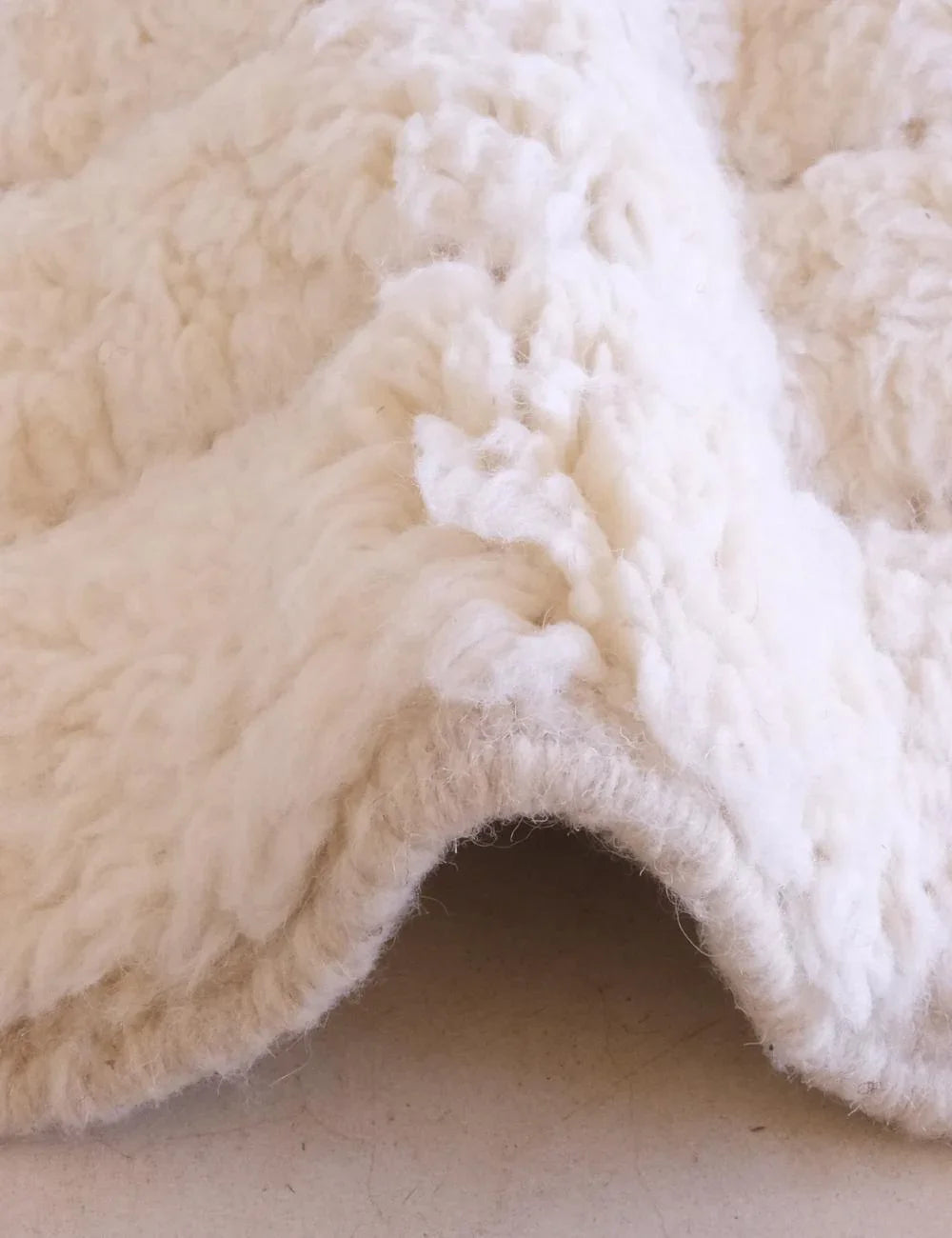 Moroccan Beni Ourain Wool Rug 8.6 x 5.8 ft / 262 x 177 cm - Surcoma