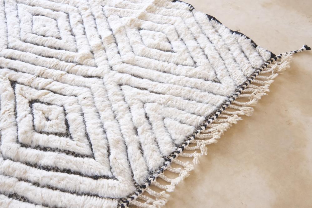 Beni Ourain Wool Rug 9.4 x 6.3 ft / 287 x 192 cm - Surcoma