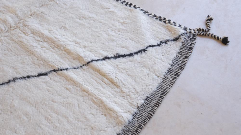 Moroccan Beni Ourain Wool Rug 9.4 x 6.6 ft / 285 x 203 cm - Surcoma