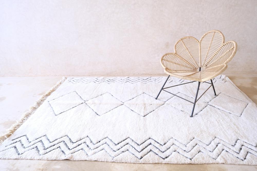 Beni Ourain Wool Rug 9.3 x 6.7 ft / 282 x 207 cm - Surcoma