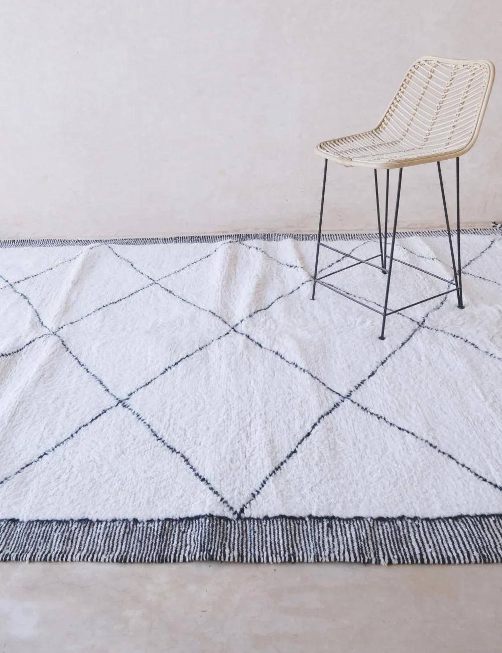 Moroccan Beni Ourain Wool Rug 9.7 x 7.1 ft / 296 x 217 cm - Surcoma