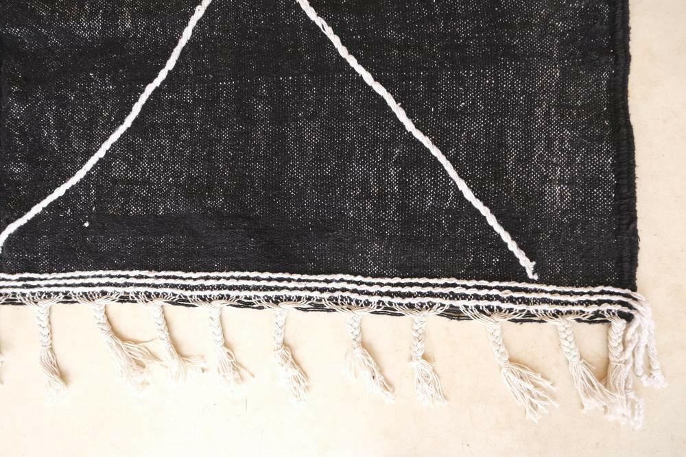 Moroccan Black and White kilim rug 9.6 x 5.8 ft / 294 x 178 cm - Surcoma