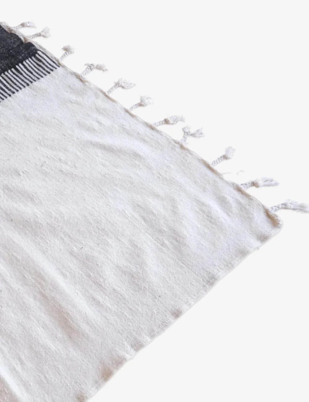 Moroccan Black and White Kilim Zanafi 9.9 x 6.7 ft / 303 x 205 cm - Surcoma