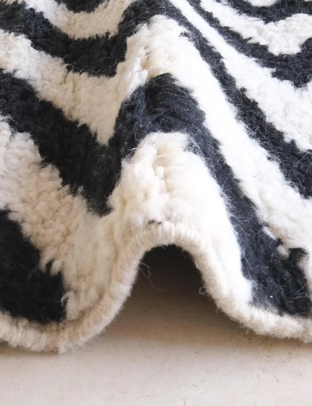 Moroccan Black and White Rug 9.7 x 7.9 ft / 297 x 242 cm - Surcoma