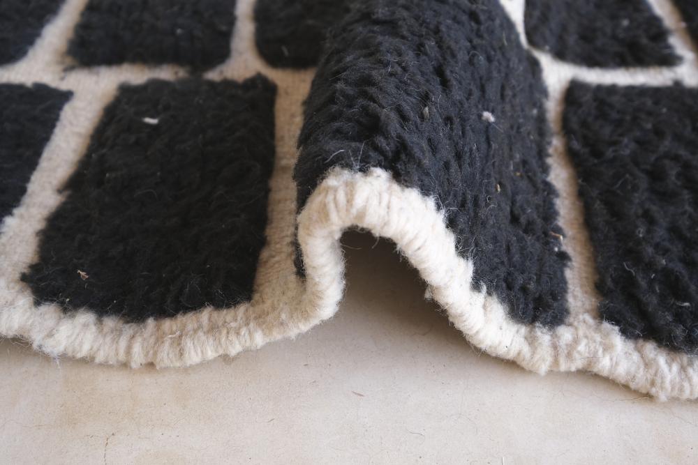 Moroccan Black Checkered Wool Rug 9.5 x 6.5 ft / 289 x 200 cm - Surcoma