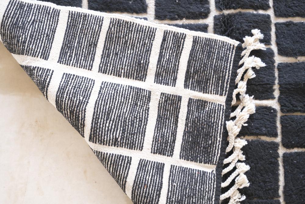 Moroccan Black Checkered Wool Rug 9.5 x 6.5 ft / 289 x 200 cm - Surcoma