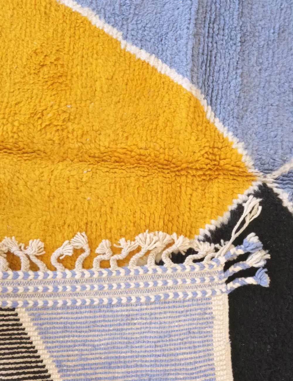 Moroccan Boujad Wool Rug 9.9 x 7.2 ft / 303 x 222 cm - Surcoma