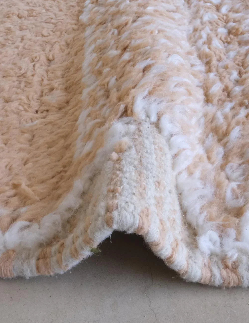 Moroccan Peach Boujad Wool Rug 9.4 x 7 ft / 285 x 215 cm - Surcoma
