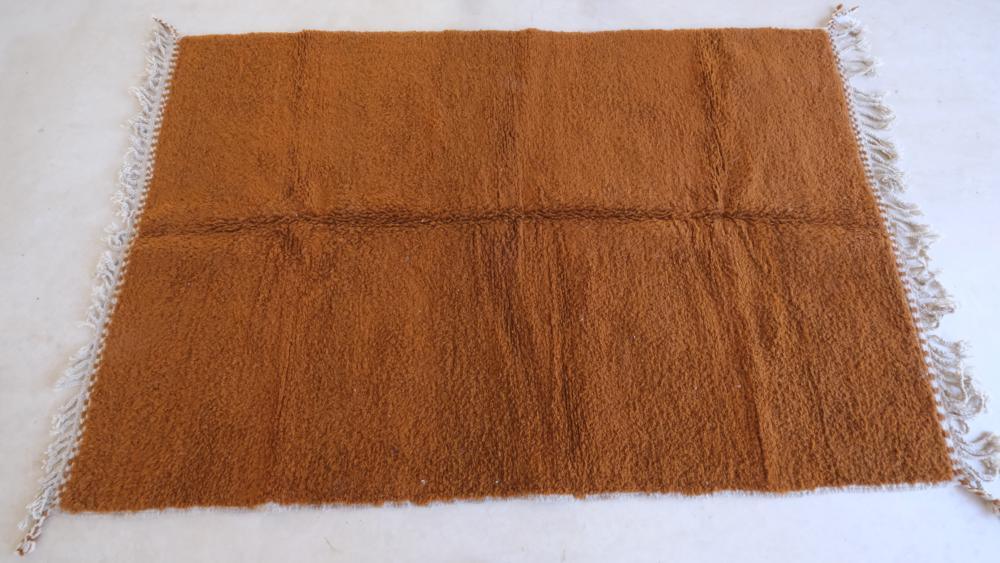 Moroccan Plain Wool Rug 8.4 x 5.3 ft / 257 x 164 cm - Surcoma