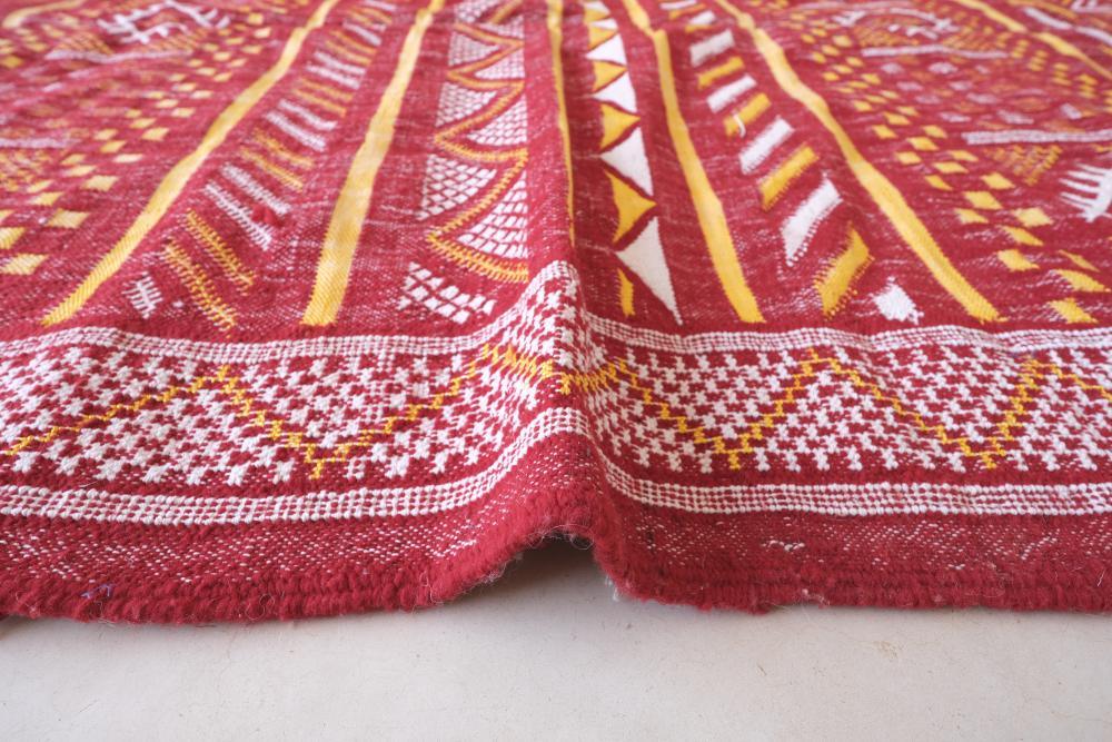 Moroccan Ethnic Chic Red kilim rug 8.2 x 5 ft / 249 x 154 cm - Surcoma