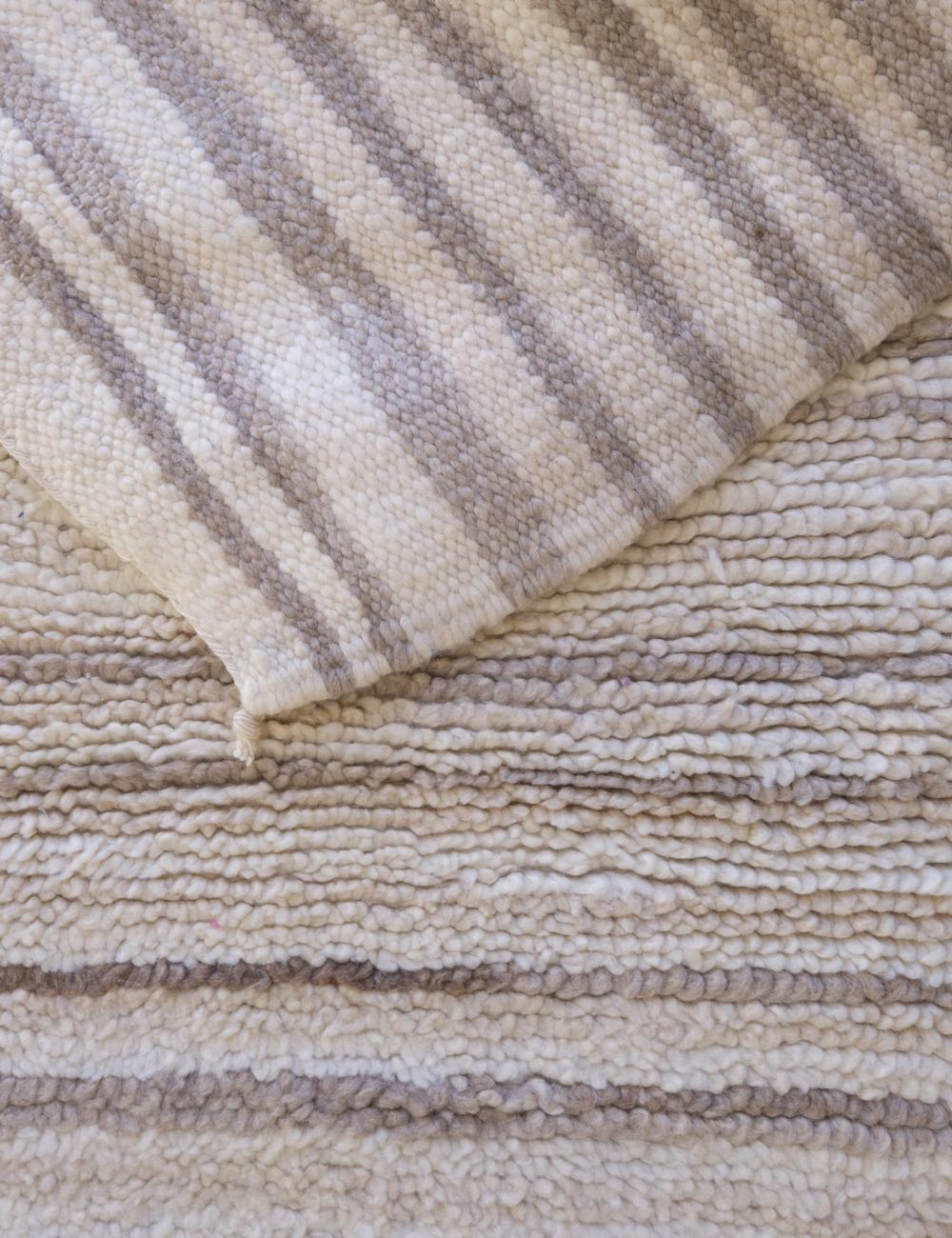 Moroccan Kilim Beni Ourain Rug 5.2 x 3.2 ft / 158 x 98 cm - Surcoma