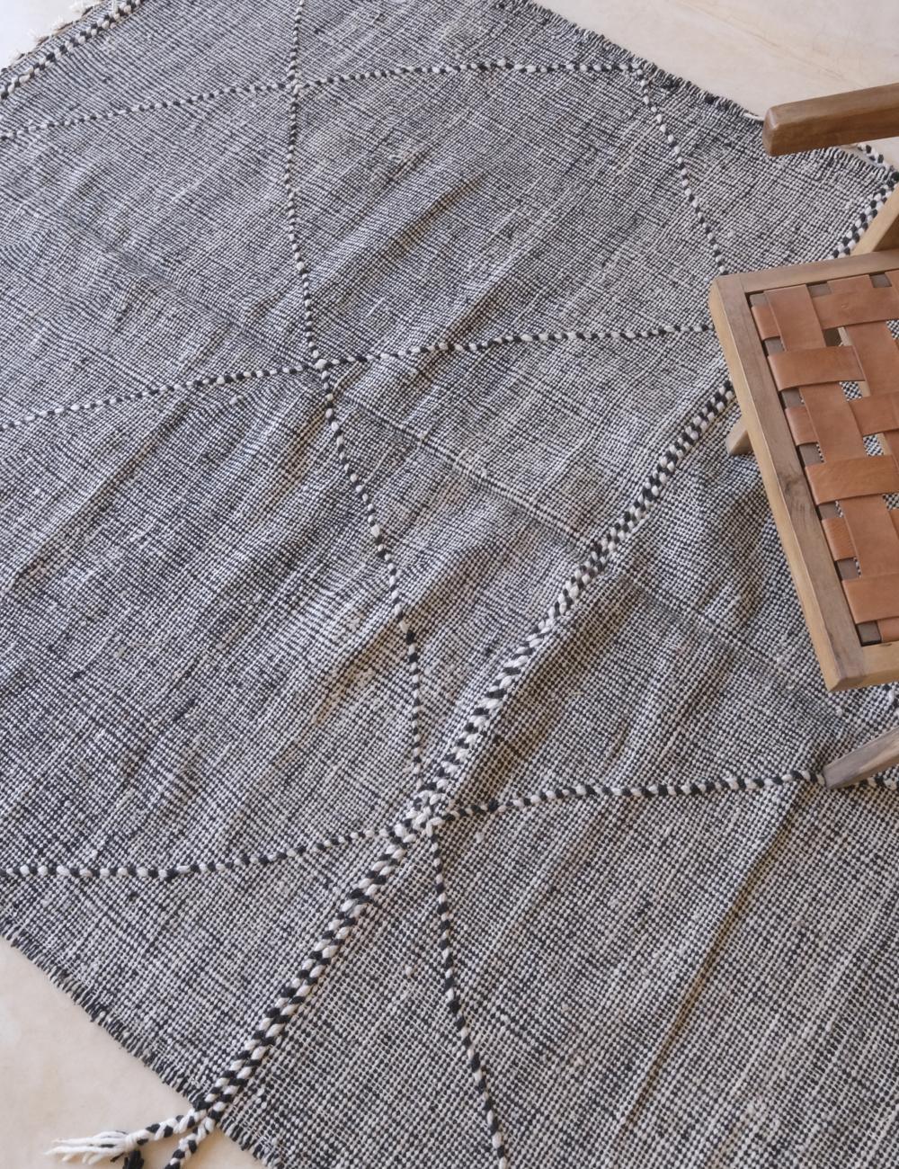 Moroccan Kilim Zanafi Rug - 10.4 X 6 Ft / 316 X 185 cm - Surcoma