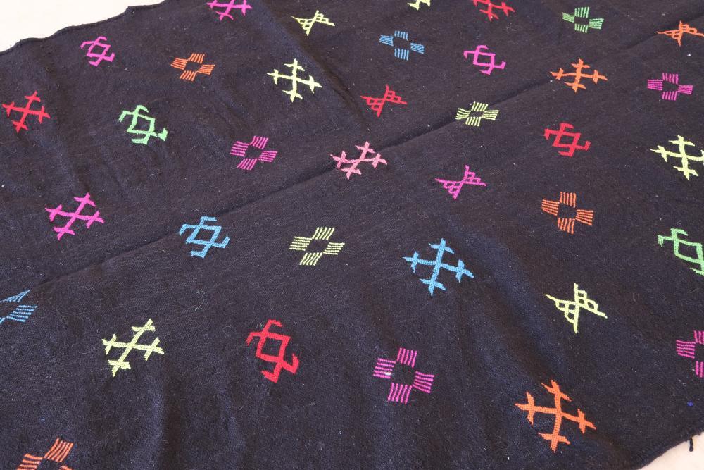 Moroccan Modern Black Kilim Boujad Rug 7.6 x 4.7 ft / 232 x 146 cm - Surcoma