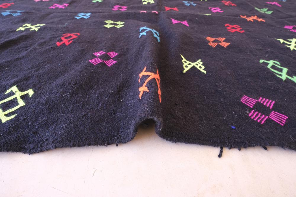 Moroccan Modern Black Kilim Boujad Rug 7.6 x 4.7 ft / 232 x 146 cm - Surcoma