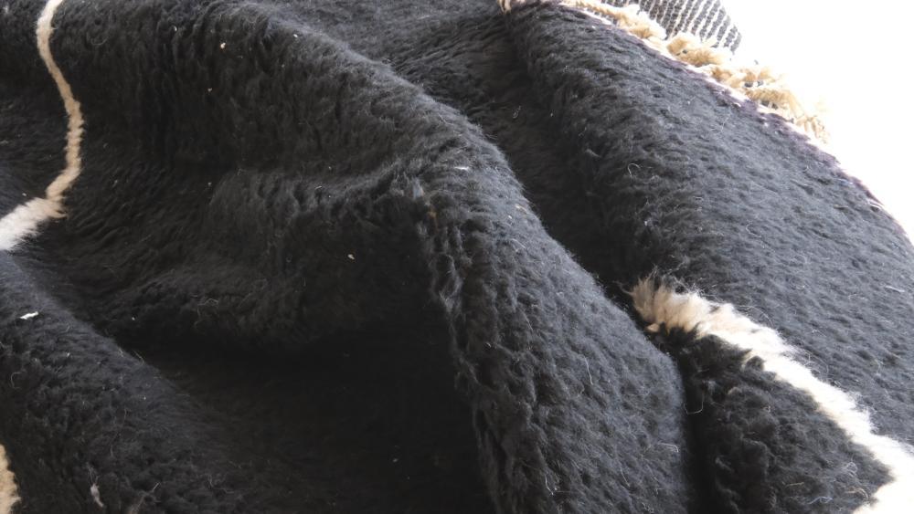 Moroccan Modern Black Wool Rug 9.7 x 6.5 ft / 297 x 200 cm - Surcoma