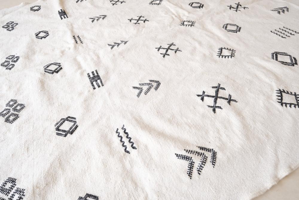 Moroccan Modern White Kilim Rug 9.6 x 6.5 ft / 294 x 199 cm - Surcoma