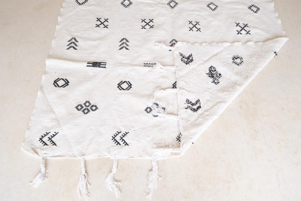 Moroccan Modern White Kilim Rug 9.6 x 6.5 ft / 294 x 199 cm - Surcoma