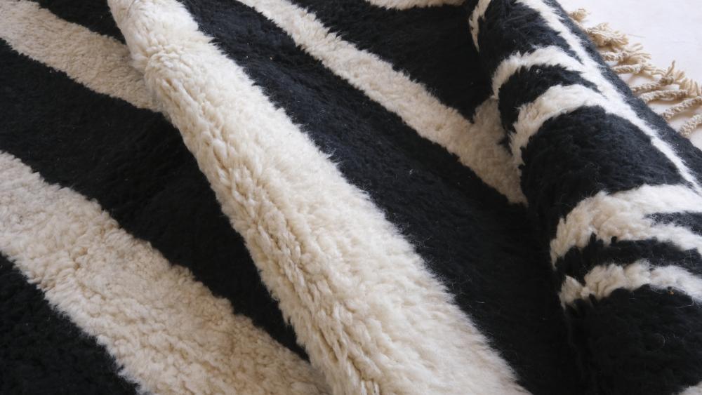 Black Moroccan Modern Rug 9.8 x 6.7 ft / 298 x 207 cm - Surcoma