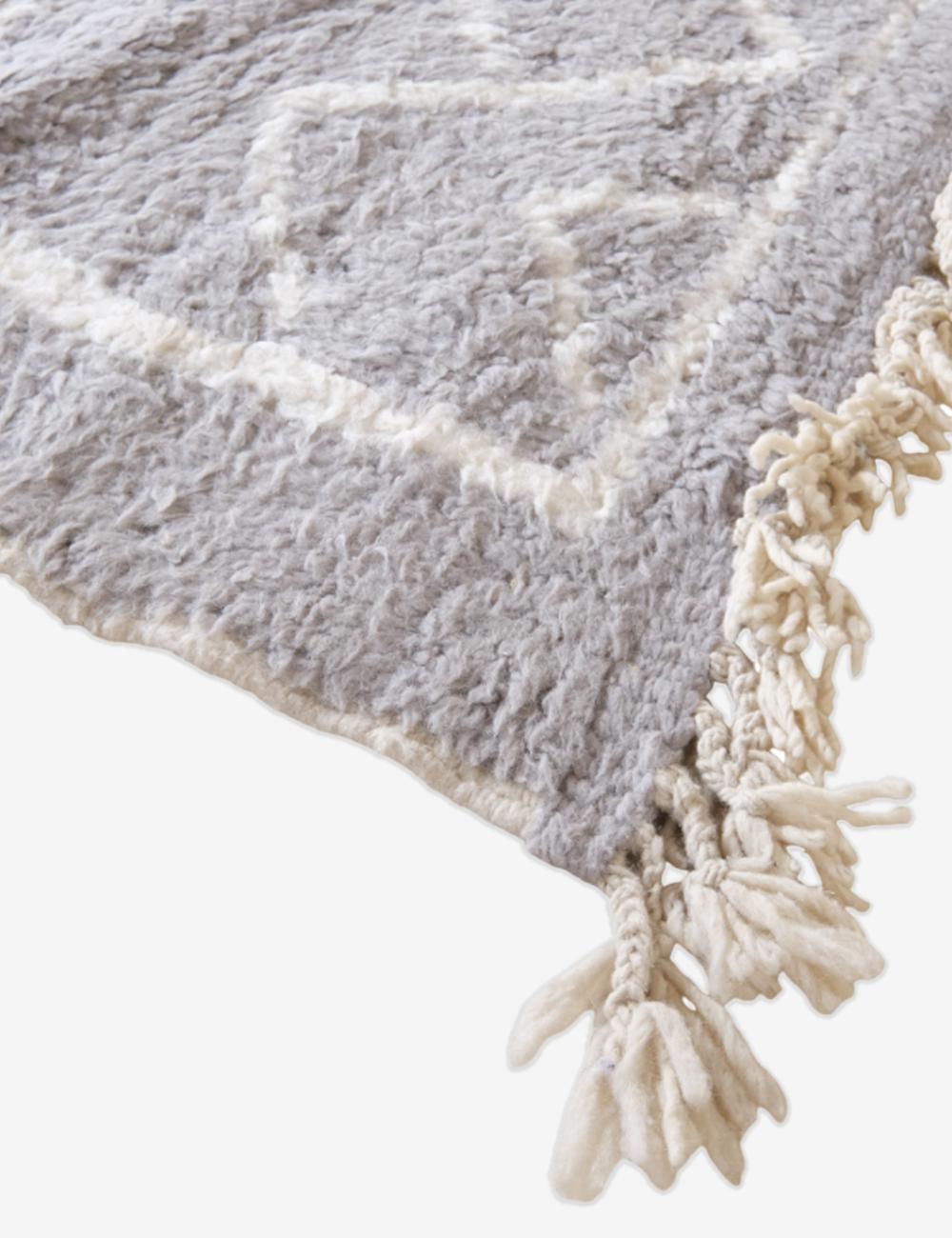 Moroccan Custom Minimal Line Art Rug - Forma 26