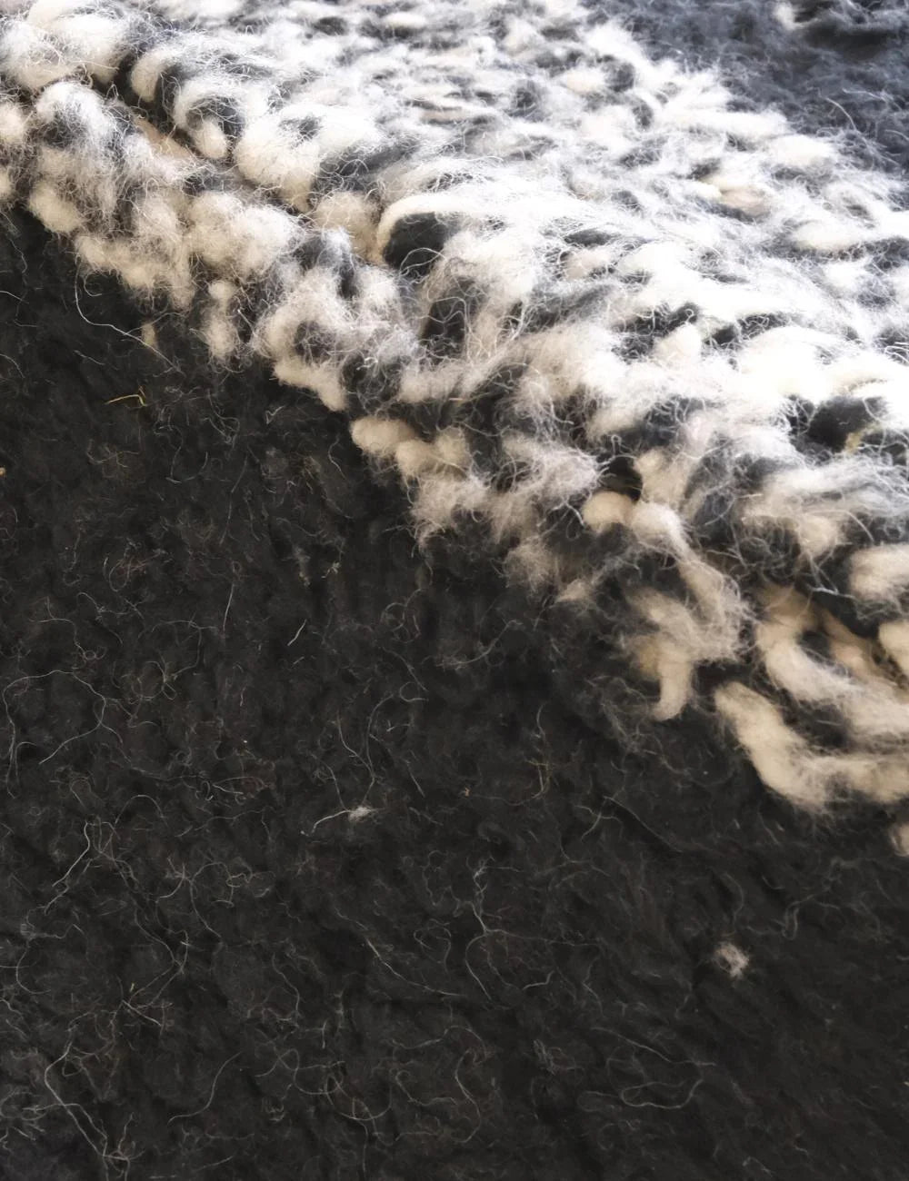 Moroccan Berber Wool Rug 10.1 x 7.9 ft / 308 x 243 cm - Surcoma