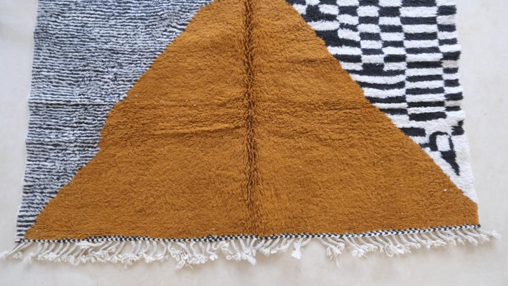 Moroccan Modern Wool Rug 8.8 x 6.9 ft / 268 x 212 cm - Surcoma