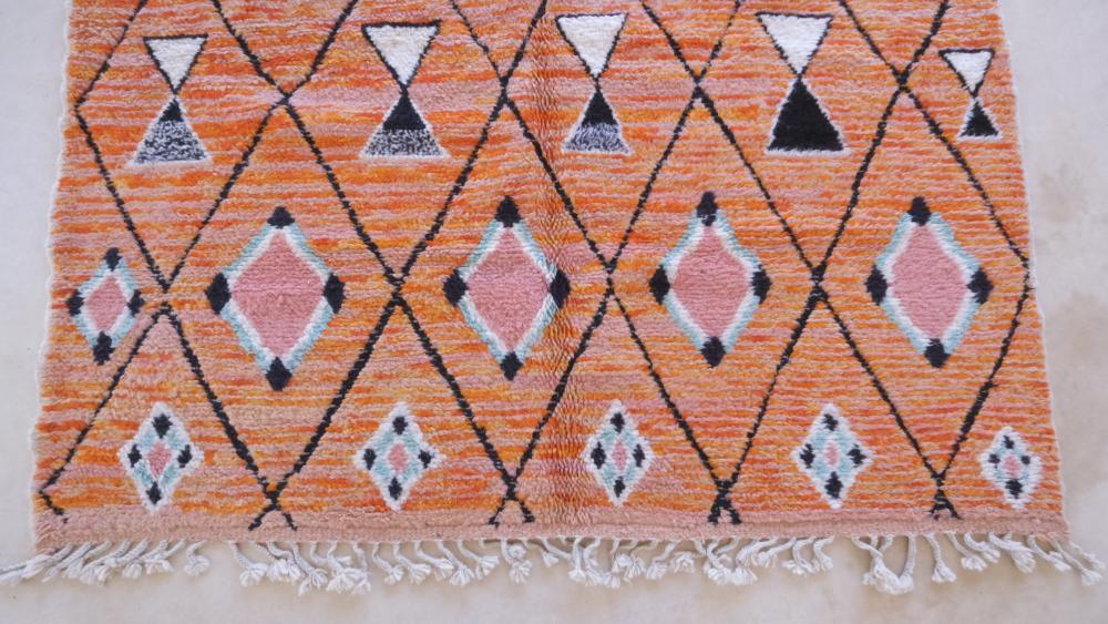 Moroccan Berber Modern Wool Rug 9.6 x 7.2 ft / 293 x 221 cm - Surcoma