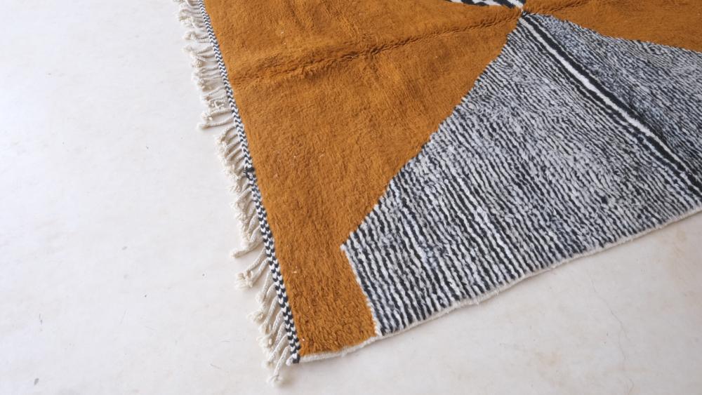 Moroccan Modern Wool Rug 8.8 x 6.9 ft / 268 x 212 cm - Surcoma