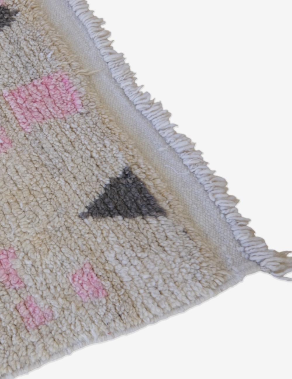 Moroccan Neutral Wool Rug 6.6 x 4.3 ft / 200 x 131 cm - Surcoma