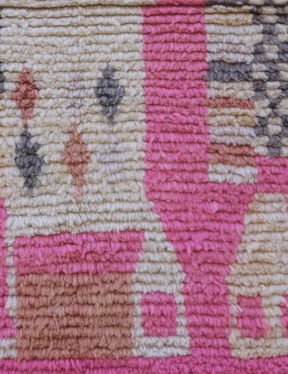Moroccan Small Pink Wool Rug 5 x 3.4 ft / 153 x 105 cm - Surcoma