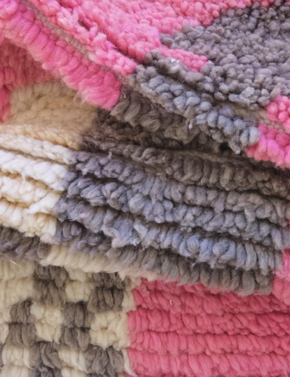 Moroccan Small Pink Wool Rug 5 x 3.4 ft / 153 x 105 cm - Surcoma